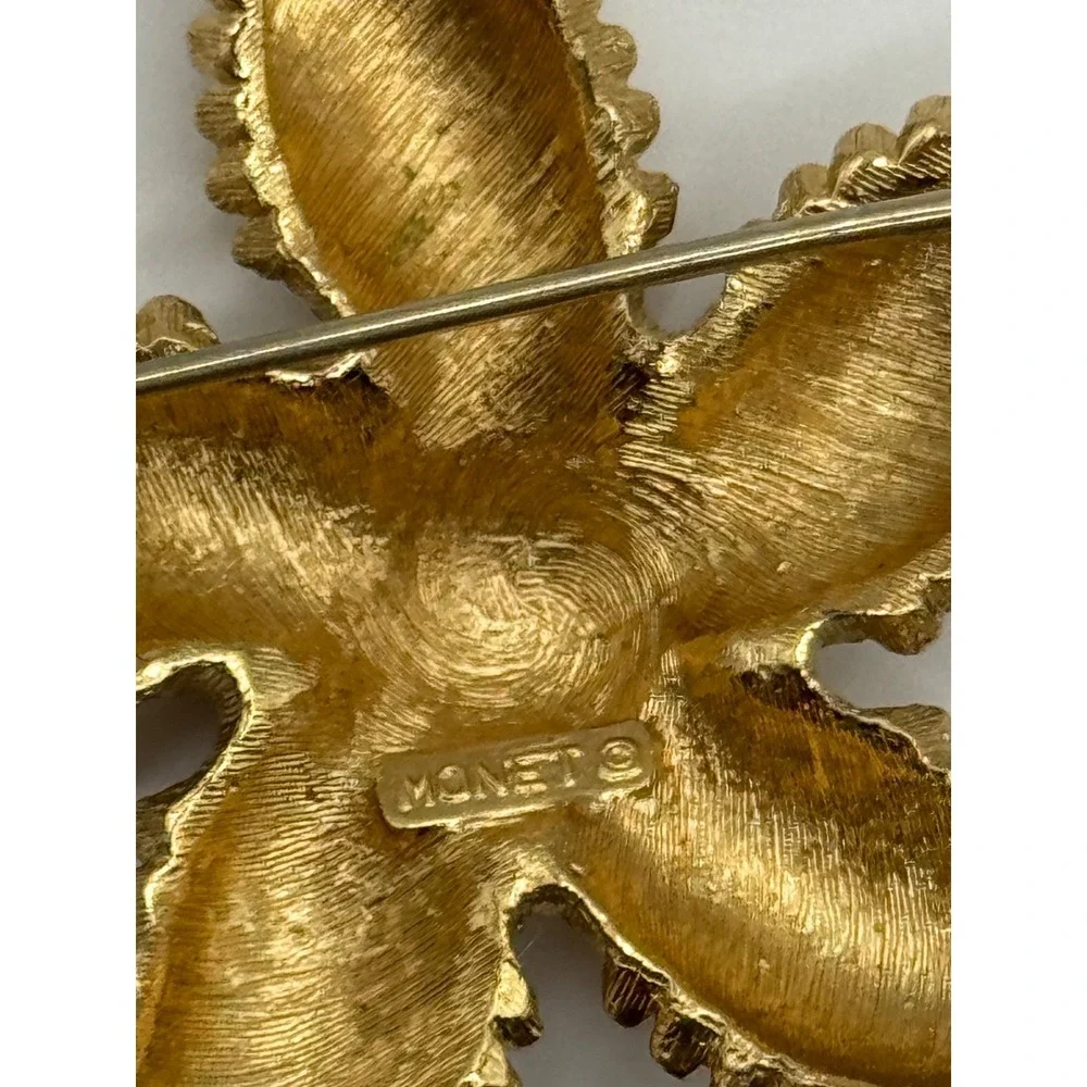 Vintage Monet Brooch Gold Tone Starfish Sea Life Beach Theme Pin
